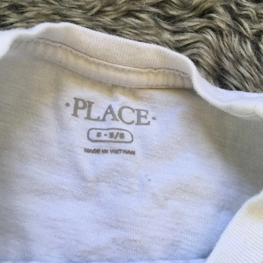 Children’s Place boy’s white short sleeve Tshirt size small 5/6